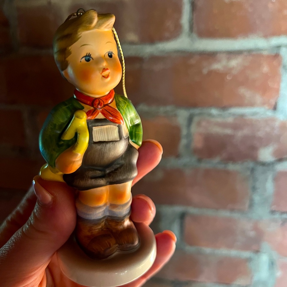 hummel figurine
